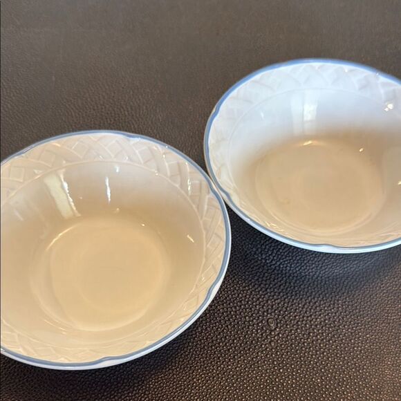 Vina Fera Vintage Classic White and Blue Serveware Bowl set of two - Picture 3 of 6